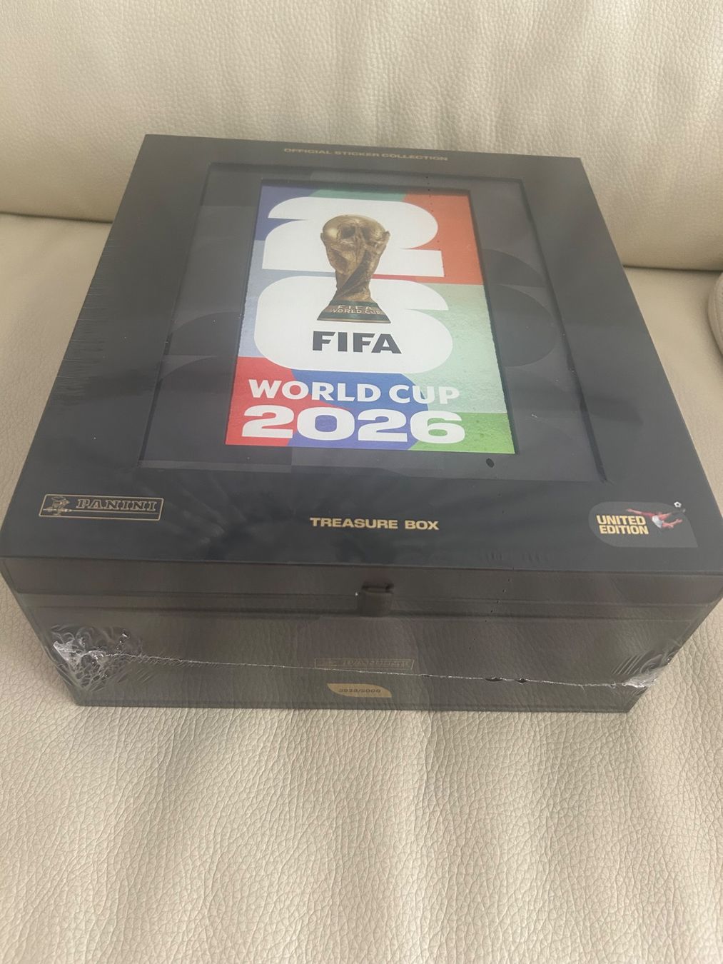 Panini Carte collezionabili: Panini Limitierte Treasure Box Nr 3938 – Nuovo (secondo la descrizione) da Regensdorf venduto da Maryjagne 1