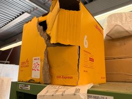 1 Pack mit Verpackungsmaterial (Lot 282) 8108 Dällikon