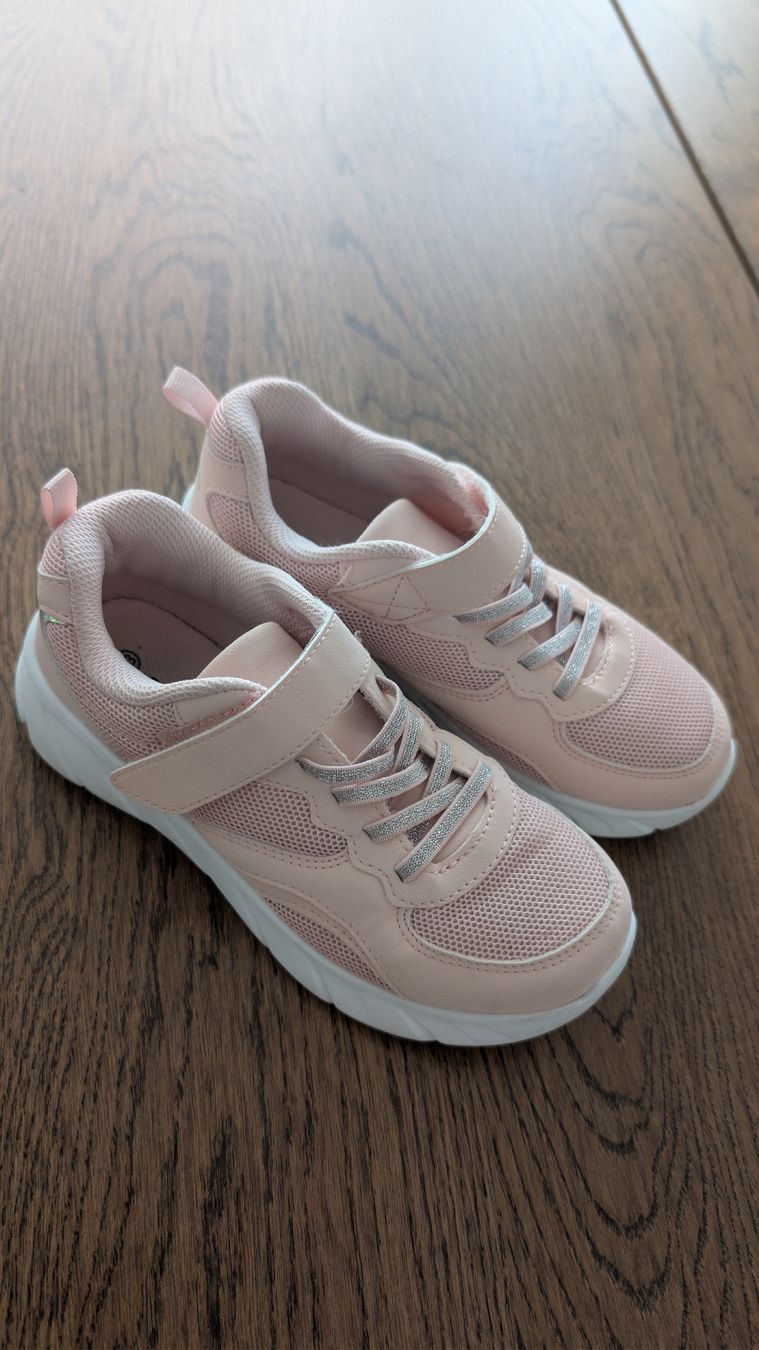 Scarpe per ragazze: Kinder Turnschuhe Klettverschluss  – Usato da St. Gallen venduto da Tasu27