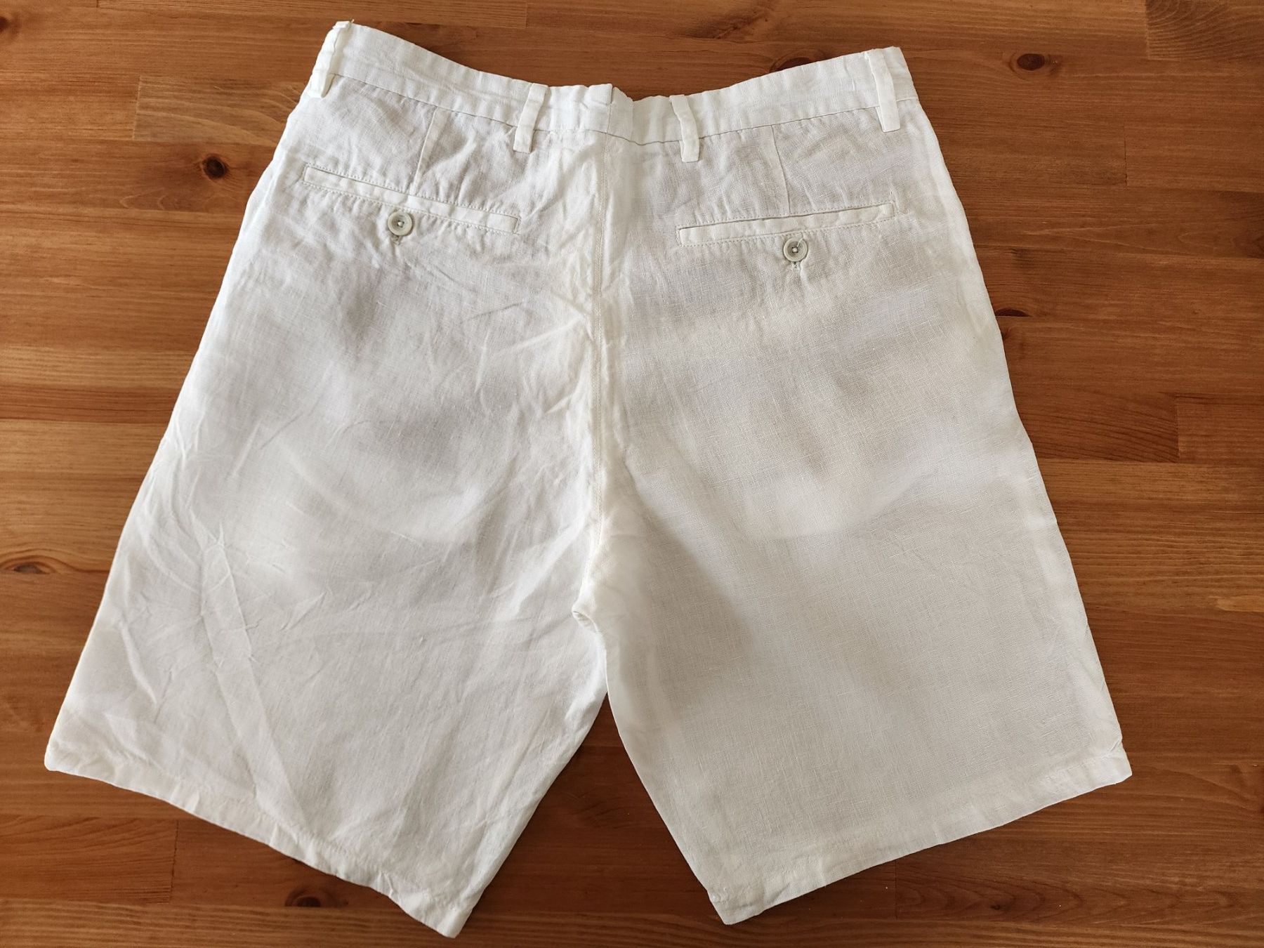 Massimo Dutti Pantaloni: Weiss Linen Shorts MassimoDutti - W30 – Usato da Steinmaur venduto da rica_silva 1