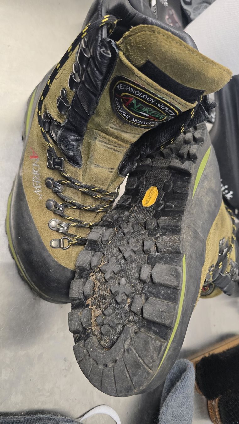 Scarpe da uomo: Andrew Sicherheits Schuhe mit Schnittschutz Grösse 41  – Usato da Uznach venduto da JuniorMichi 1