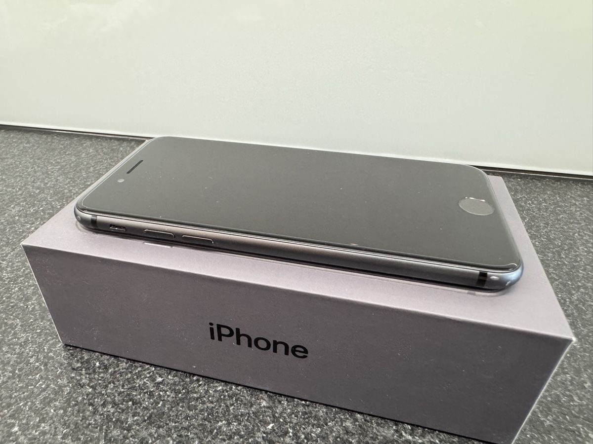 Apple Portables: iPhone 8 64GB Space Grey – D'occasion à Bern par dingodachs 3