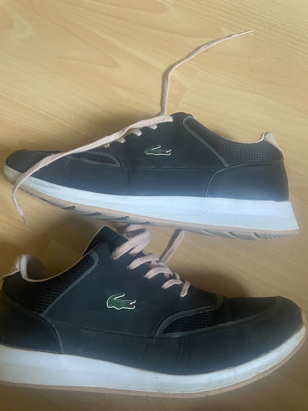 Lacoste Damenschuhe: Lacoste Turnschuhe – Gebraucht aus Zürich von Supron01