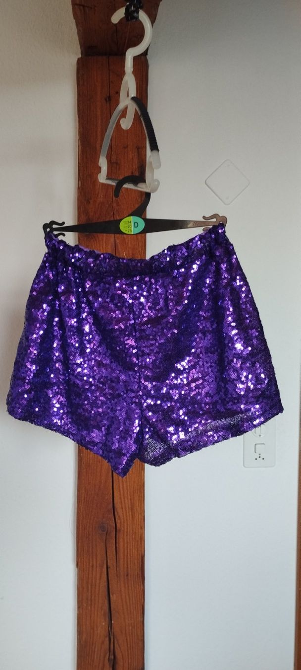 Pantalons: Short purple glitter – Neuf avec emballage d'origine à St-Aubin-Sauges par Sonia-Ka