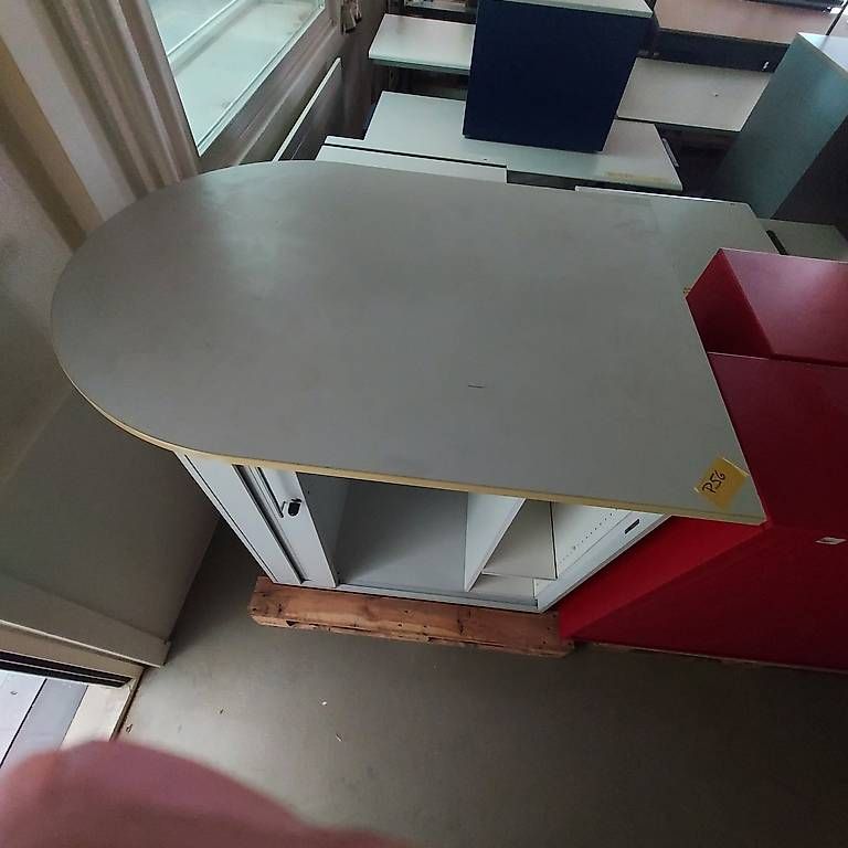 Armoires: Rolladenschrank / Barmöbel – D'occasion à Bärau par Lehmann3552 3
