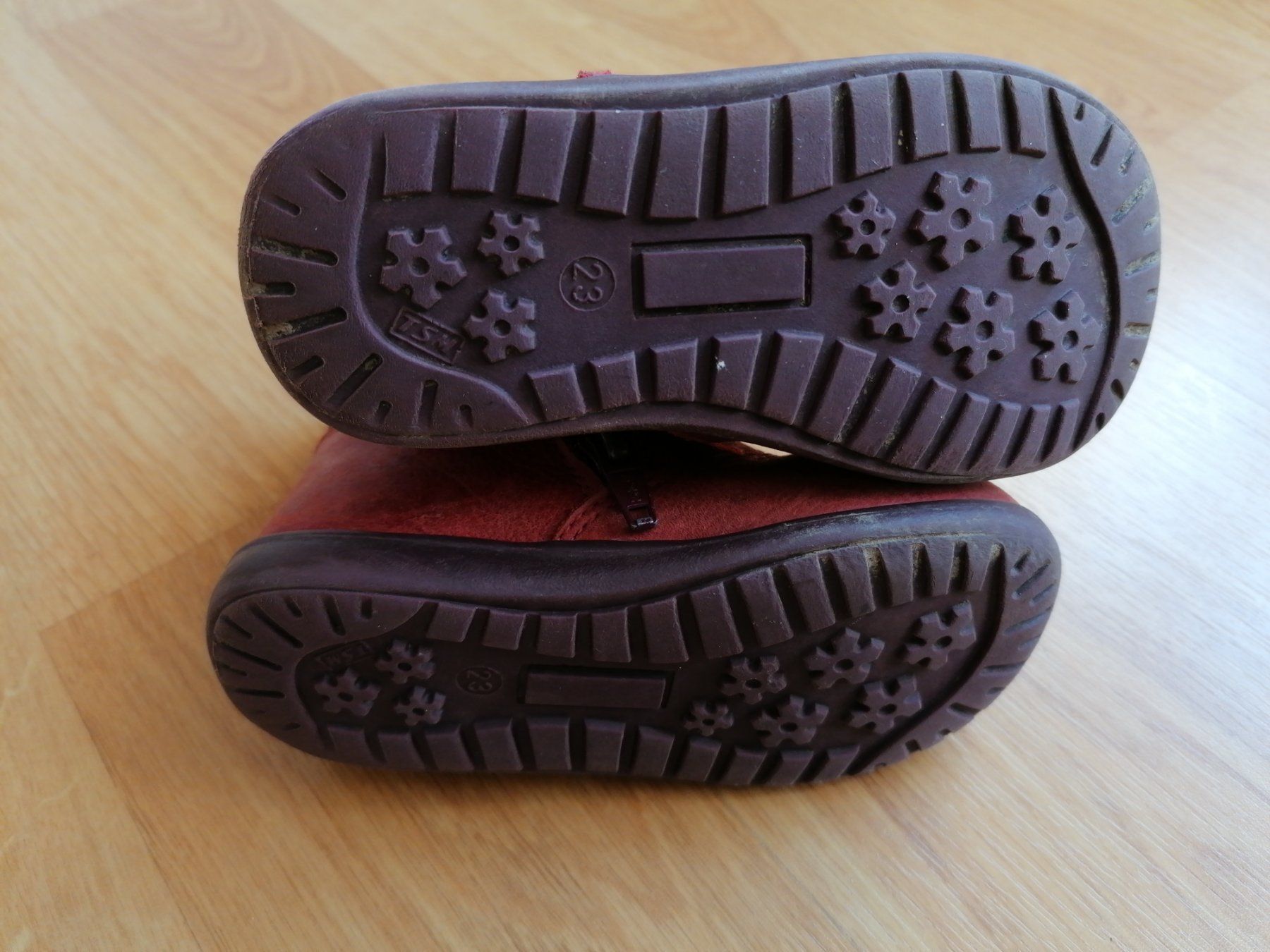 Chaussures filles: Rote Stiefel Gr 23 – D'occasion à Büttikon AG par Amineah 5