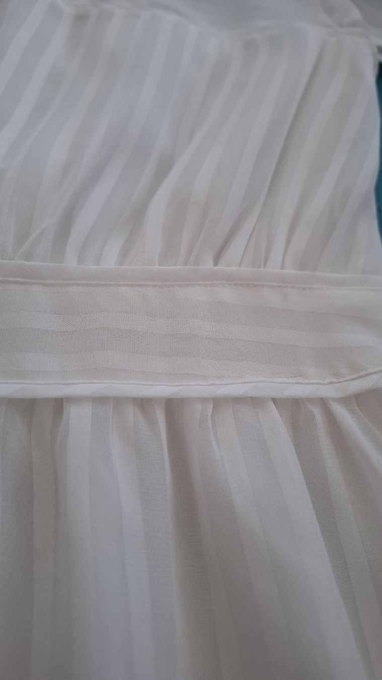 Mint & Berry Kleider: Mint & Berry Sommerkleid Weiss, Grösse 34 – Gebraucht aus Rotkreuz von PrelovedPicks 1