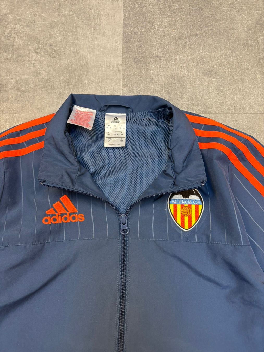 Adidas Giacche: Valencia CF Trainingsjacke - Grösse XS – Nuovo (secondo la descrizione) da Werdenberg venduto da hase.vintage 1