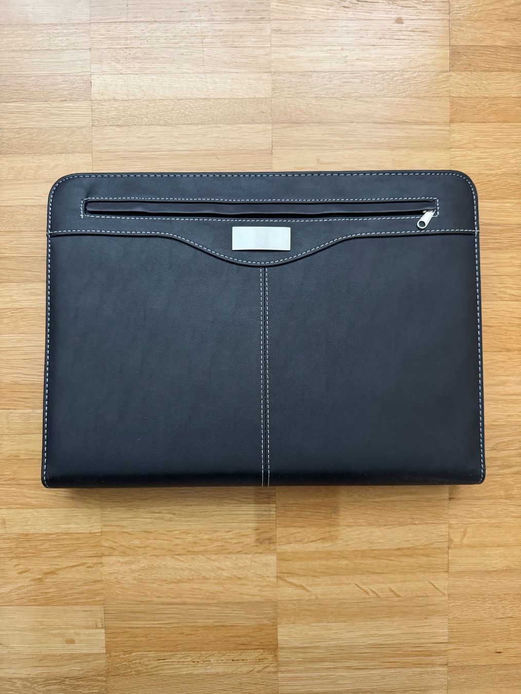 Covers & Borse: Aristos Schreibmappe + 16" Tucano Laptophülle – Usato da Tafers venduto da Florent_Elshani