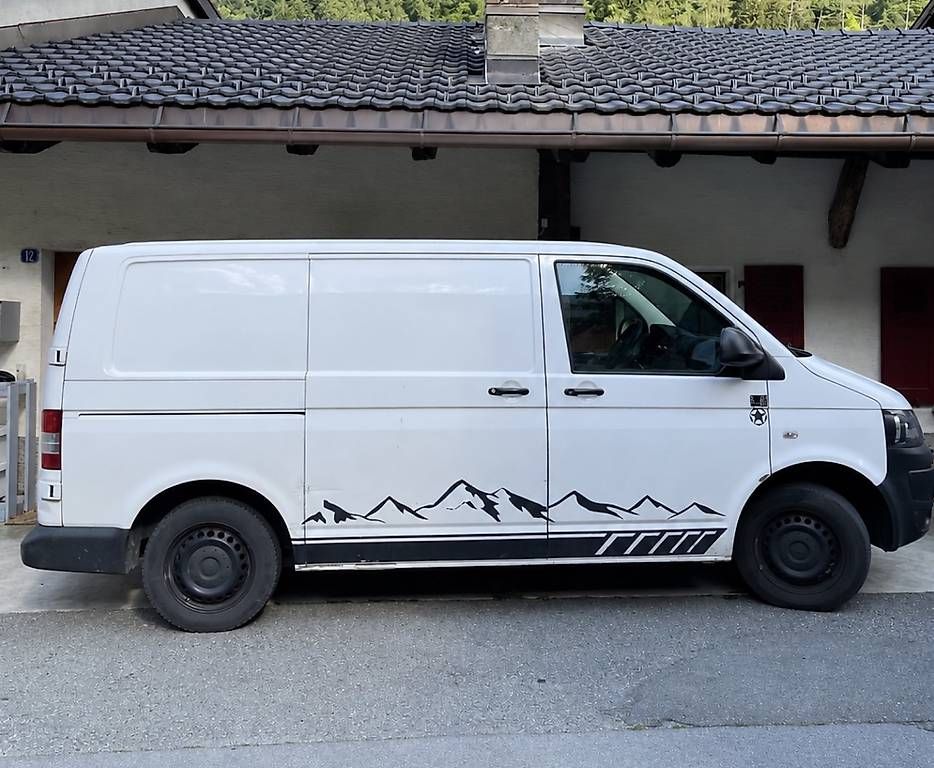VW Véhicules utilitaires: Volkswagen T5 – D'occasion à Martigny-Croix par Jo84300