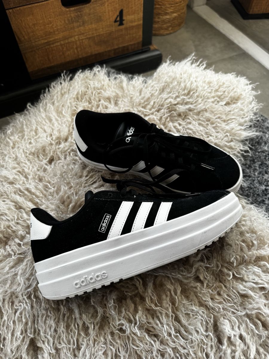 Adidas Chaussures femmes: Adidas Plateausneaker Gr. 37 – D'occasion à Buchs SG par Scheni71