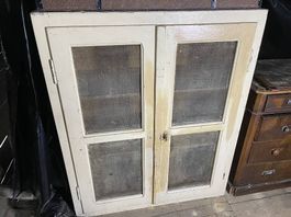Antiker Schrank weiss