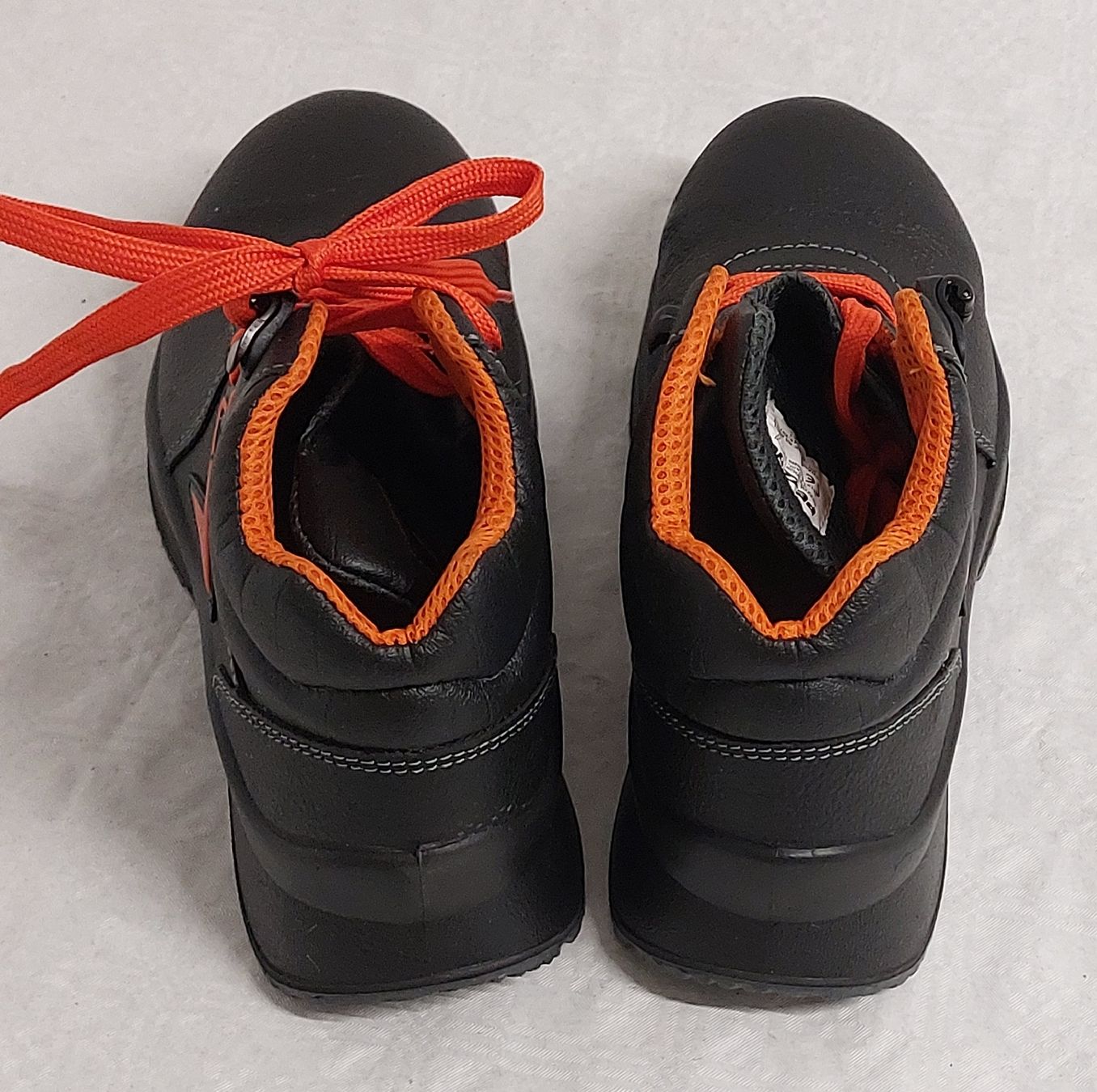 Scarpe da uomo: Neue Arbeitsschuhe Gr.: 44 – Nuovo (secondo la descrizione) da Niederuzwil venduto da MP-plasch 2