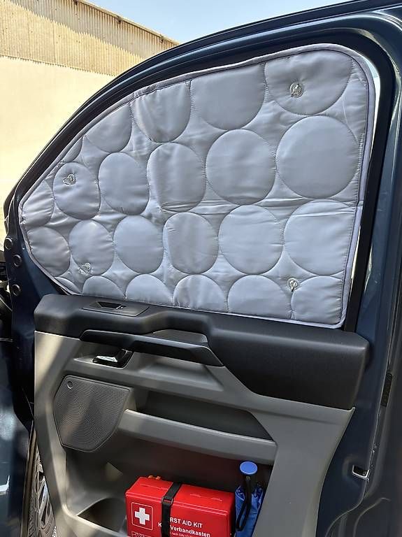 Toutes les pièces auto: Protection vitre avant Ford V710/ VW T7 – D'occasion à Denges par simonmat 2