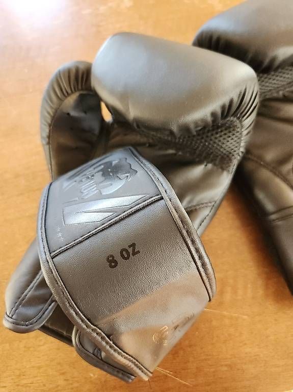 Guanti & manicotti: Boxhandschuhe Venum Challenger 8oz  – Nuovo e nell'imballaggio originale da Zürich venduto da rleuz 3