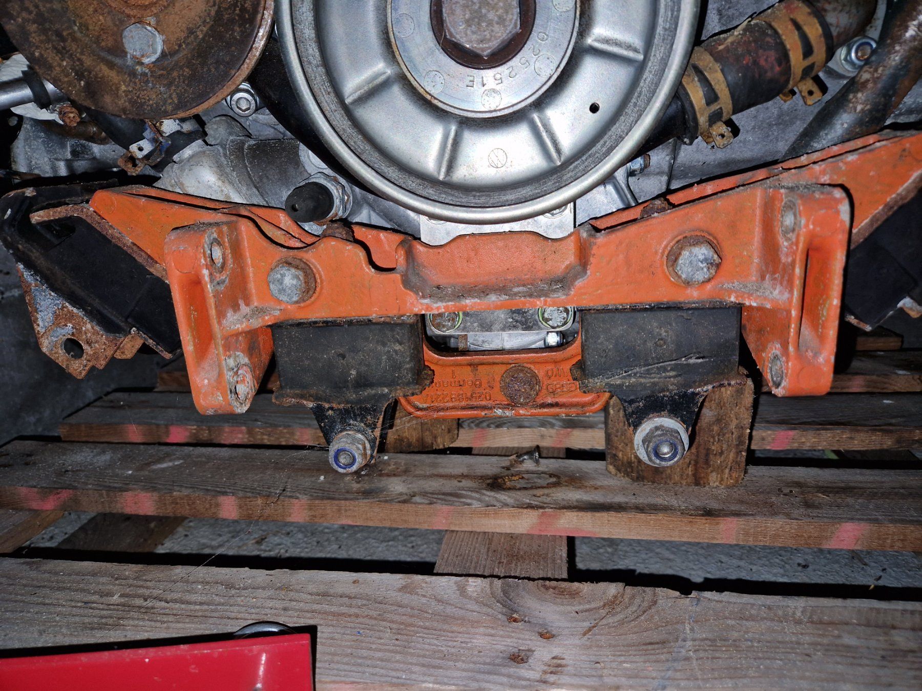 VW Motori: VW T3 2.1 Motor revidiert – Usato da Zweisimmen venduto da lowbay 2