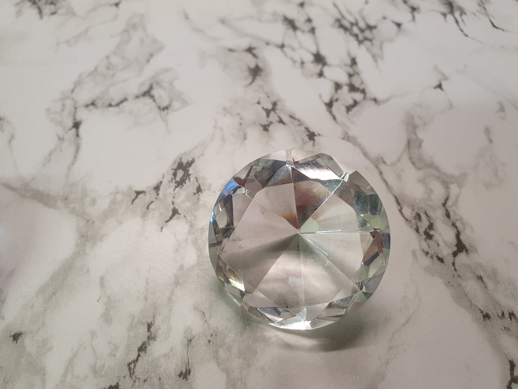 Alle Dekorationen: Deko Diamanten diverse Grössen – Gebraucht aus Dübendorf von Senita3 5