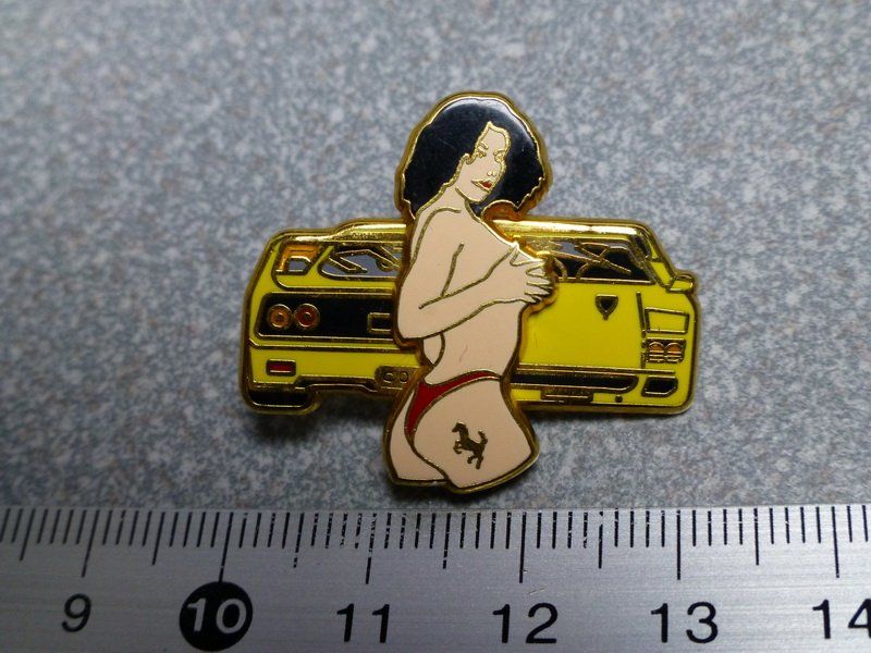 Placchette & Badge: PIN PINS AUTO FERRARI Limit. 200 – Usato da Gränichen venduto da Jumbo77