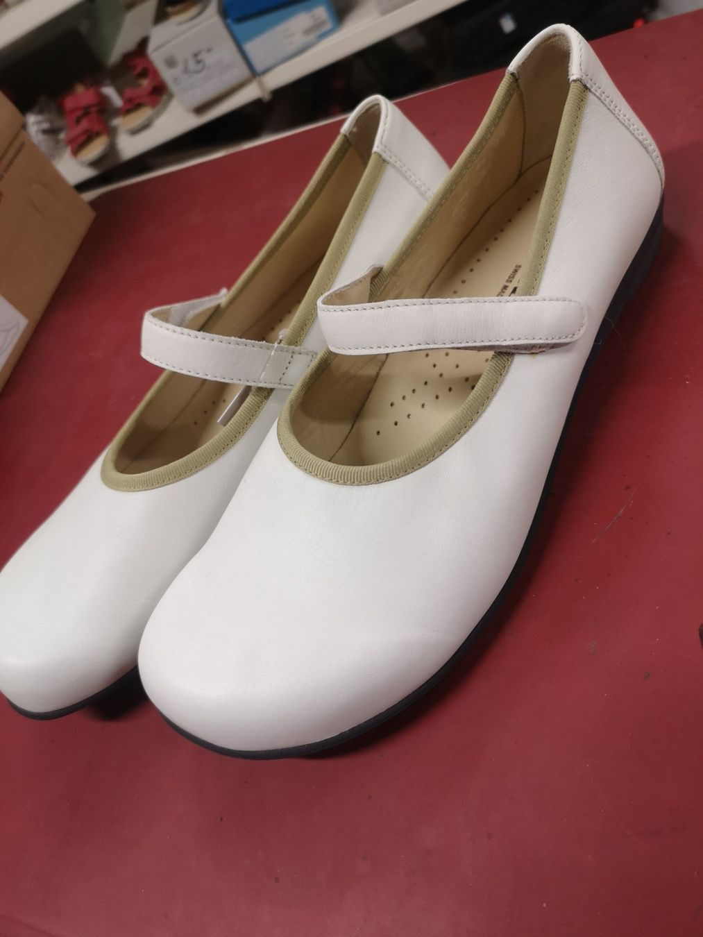 Helvesko Chaussures femmes: Helvesko – Neuf avec emballage d'origine à Möhlin par Highwaytom