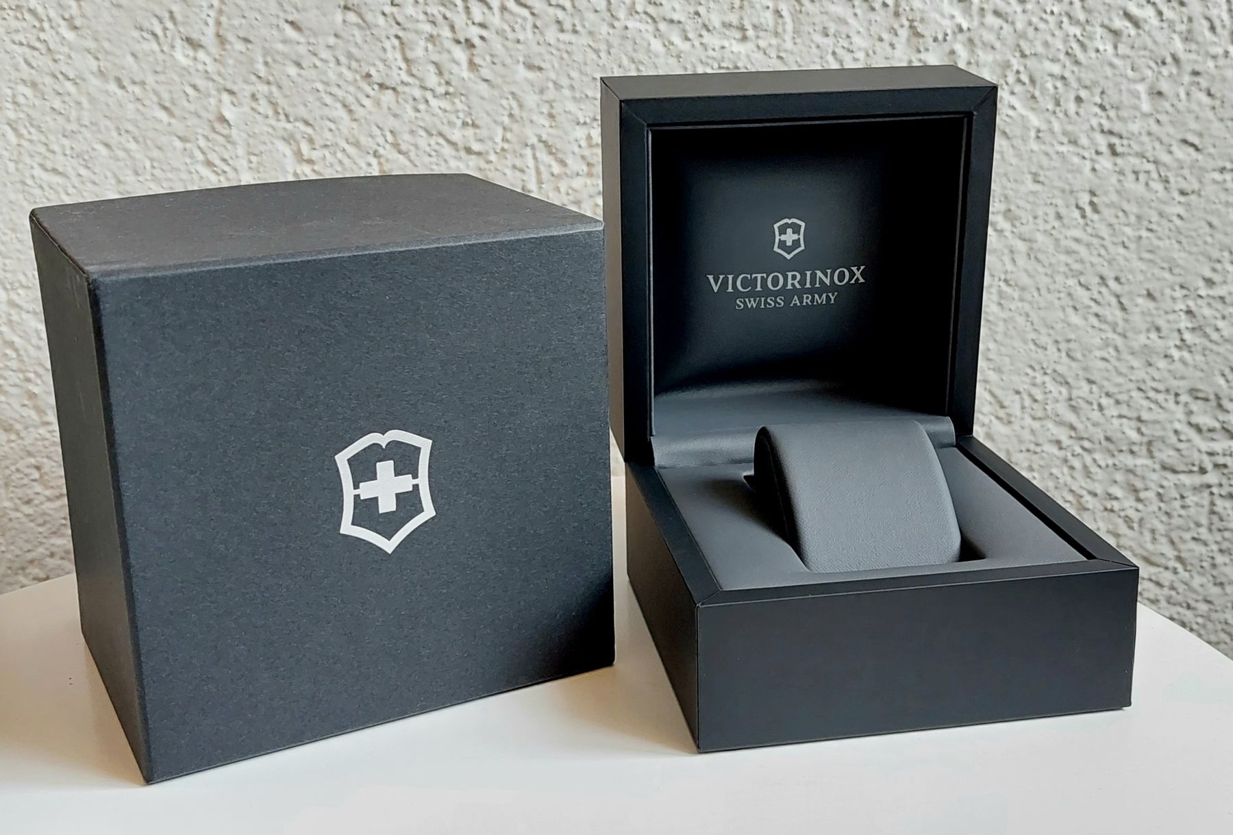 Victorinox Orologi: Victorinox Uhrenbox – Nuovo (secondo la descrizione) da Zizers venduto da toasty01 4