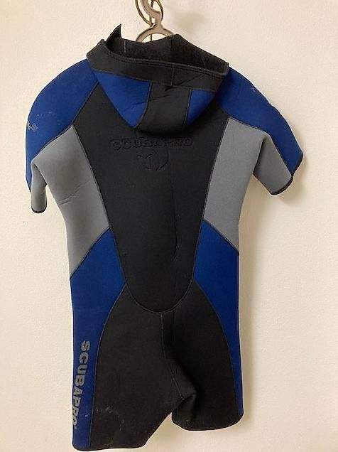 Mute per immersioni: tenue de plongée enfants – Usato da Satigny venduto da Gon2 1