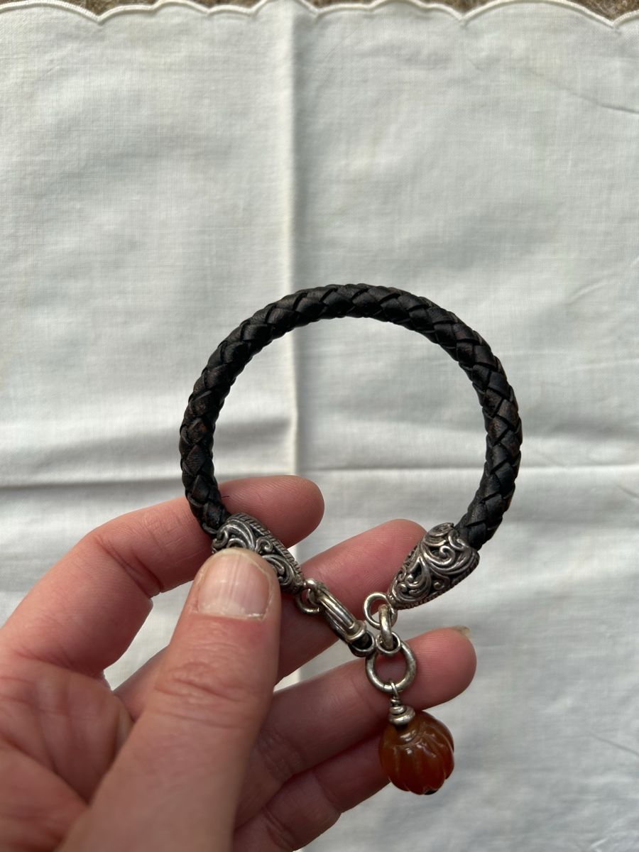 Bracciali & Braccialetti: Geflochtenes Lederaband Silber Karneol – Usato da Birsfelden venduto da Exclusivity 3