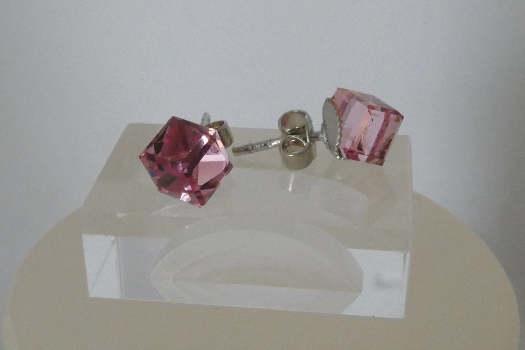 Orecchini pendenti & Orecchini a lobo: Ohrstecker rhodiniert Swarovski-Stein – Usato da Muttenz venduto da einfach-schoen