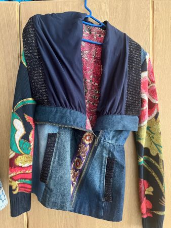 Neue Desigual Jacke ungeteagen in Grösse 36