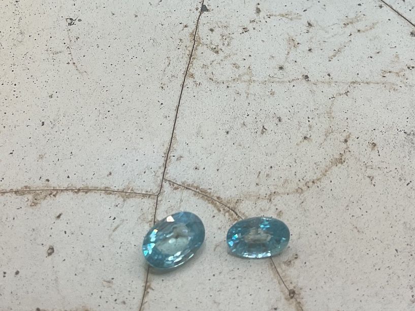 Pietre preziose: Zirkone 2 Stück, zusammen 2.3ct – Nuovo (secondo la descrizione) da luzern venduto da Alpendorf1 2