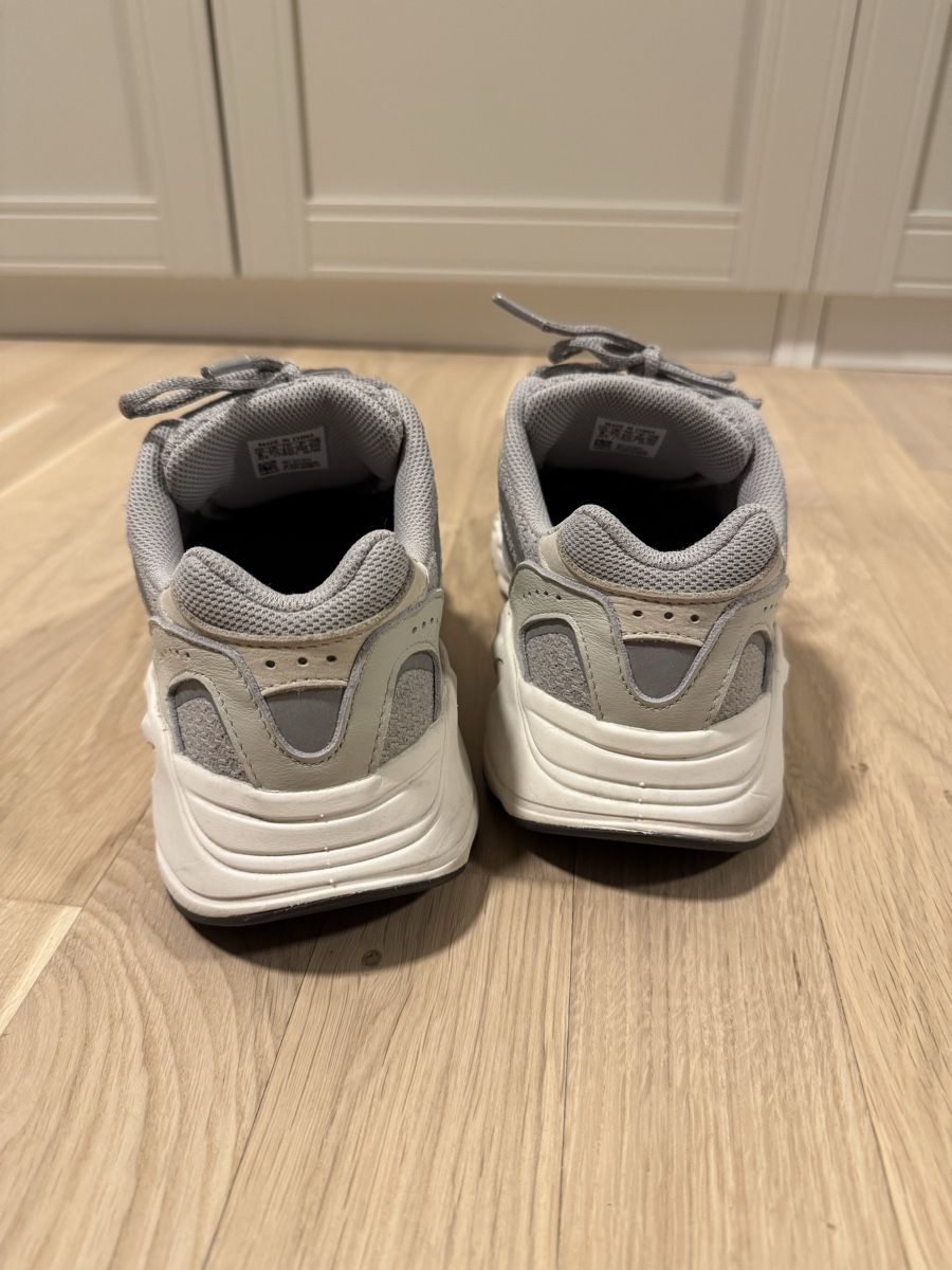 Adidas Scarpe da uomo: Adidas Yeezy Boost 700 V2 – Nuovo (secondo la descrizione) da Reinach BL venduto da Nushka89 3