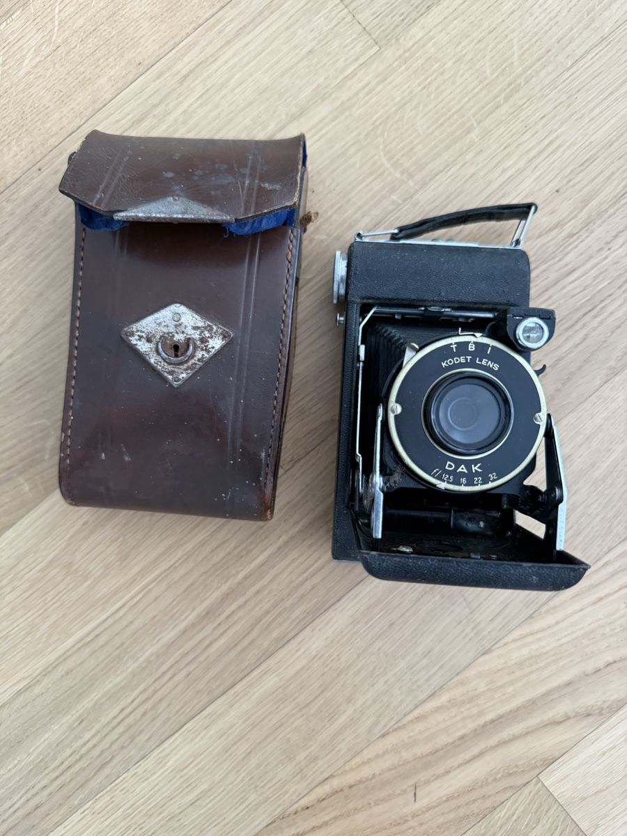 Kodak Fotocamera: Kodak Klappkamera, Balg Kamera Vermutlich Defekt – Difettoso da Goldach venduto da Donpancho