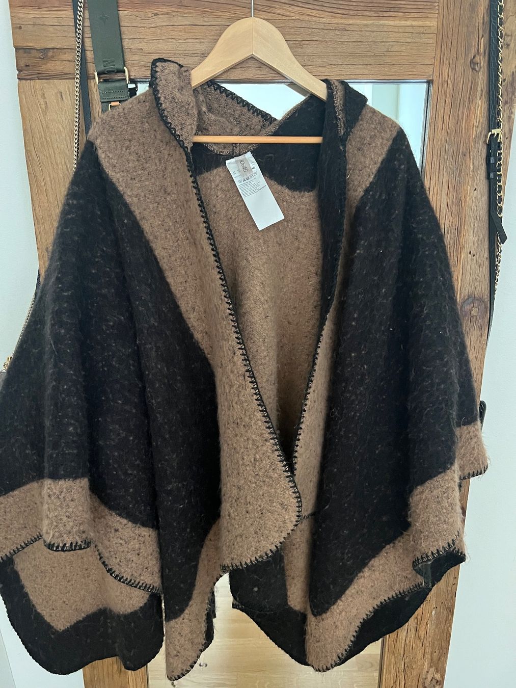 Altro in Moda donna: Poncho Cape Cartoon NEU – Nuovo (secondo la descrizione) da Glattpark(Opfikon) venduto da genevoise
