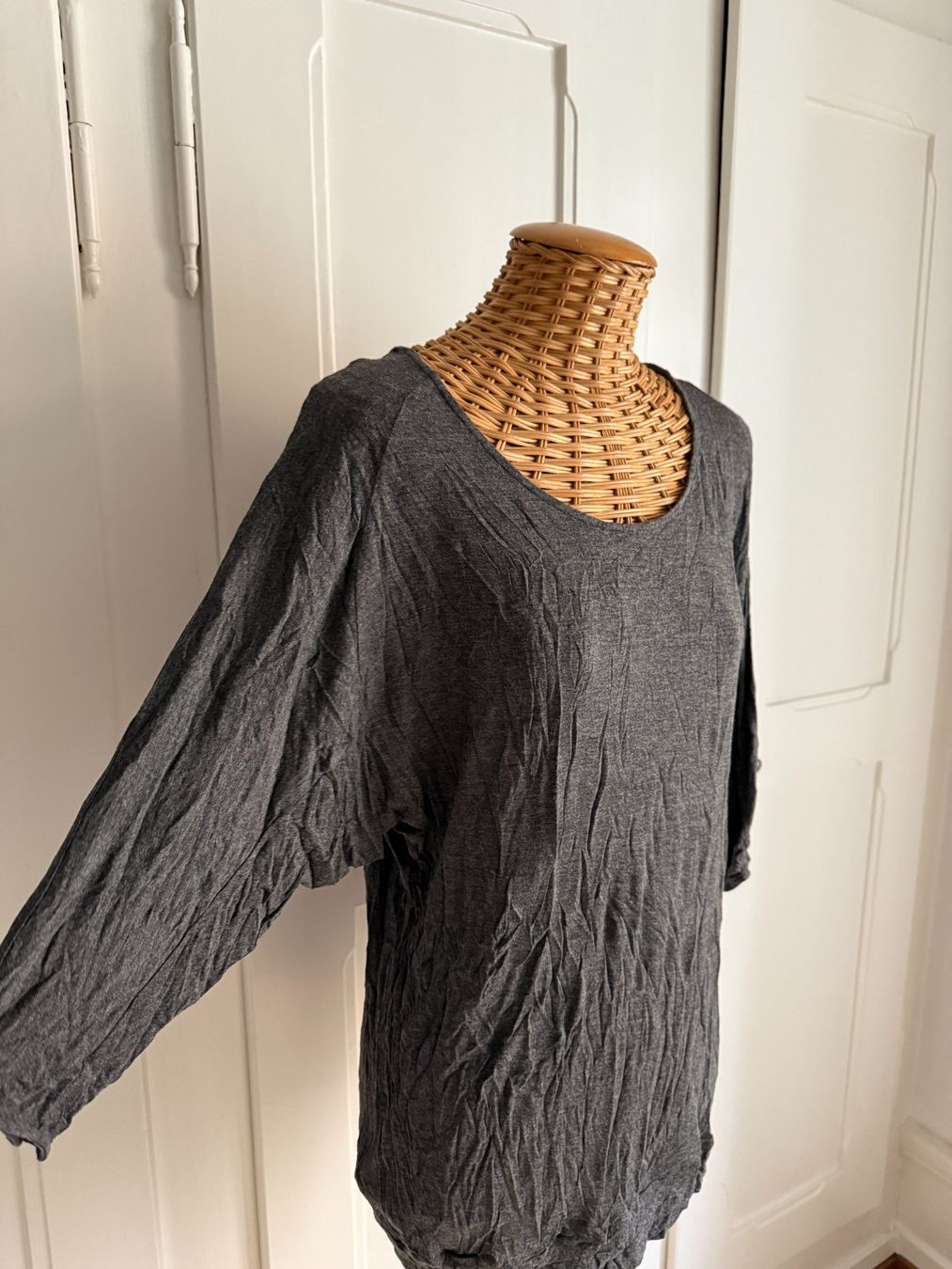Mango T-shirts: MANGO - Fledermaus Oberteil grau M – D'occasion à Zürich par Diazaio 1