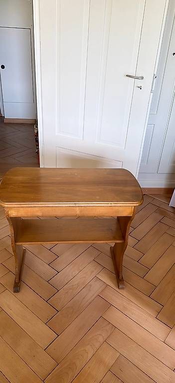 Tische: Beistelltisch  – Gebraucht aus St.Gallen von Didi1969