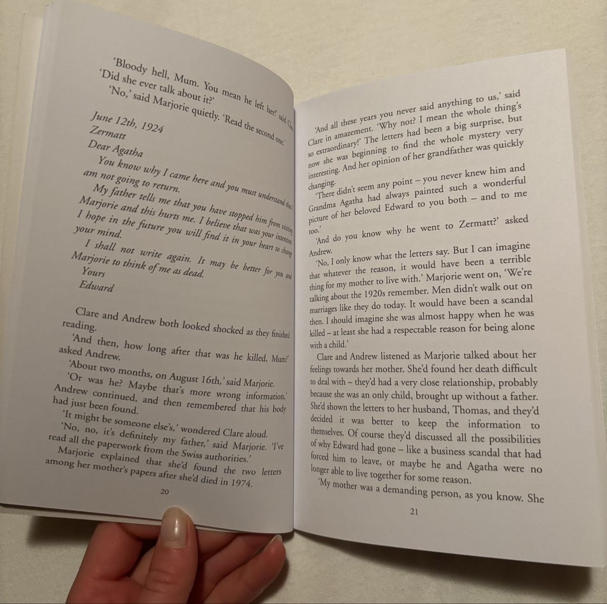 Libri: In the Shadow of the Mountain – Nuovo (secondo la descrizione) da Schwende venduto da tan_686w 2