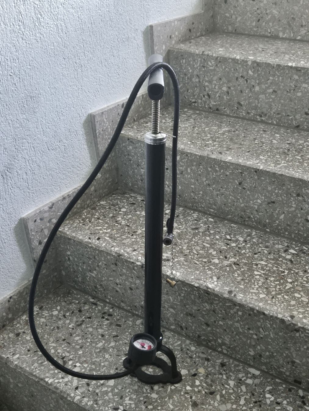 Pompes: Velopumpe mit Manometer – D'occasion à Effretikon par fridolina01