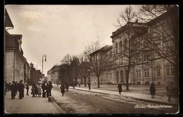AK Aarau, Bahnhofstrasse mit Passanten