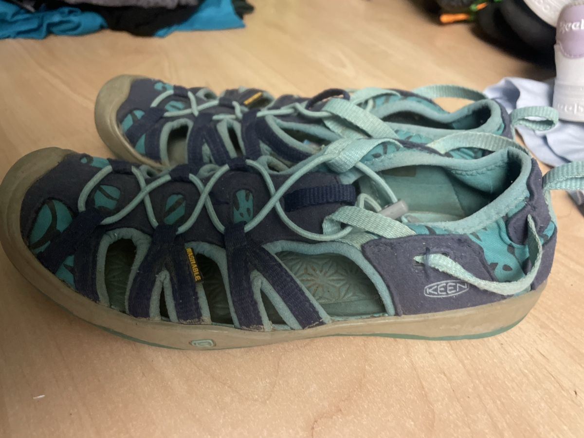 Keen Scarpe per ragazzi: KEEN Sandalen washable  Gr.35 gebraucht – Usato da Obergerlafingen venduto da cabo4
