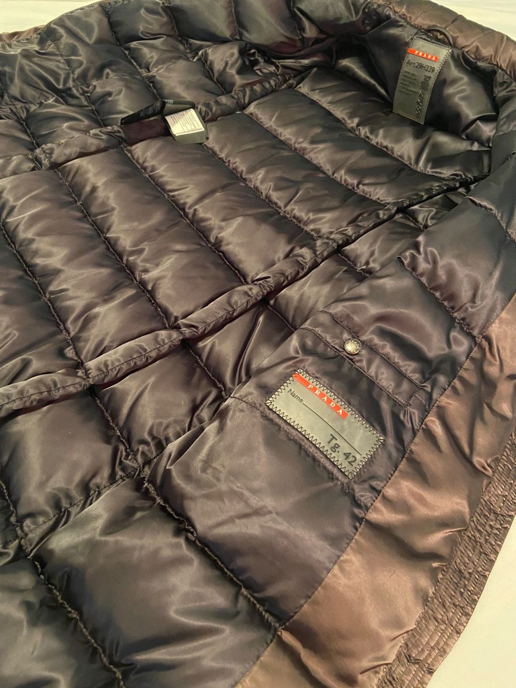 Prada Mäntel: Prada Daunenmantel – Neu (gemäss Beschreibung) aus Unterengstringen von bar_rh5f 2