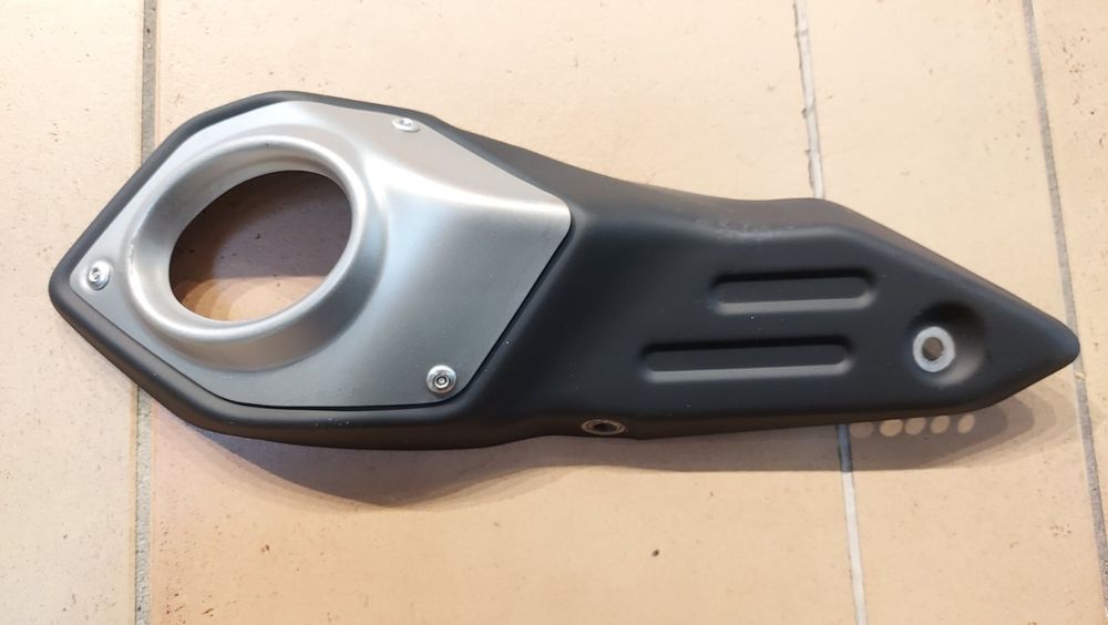 Yamaha MT-09 Auspuff Abdeckung / Cover 1RC-14708-00 (Gebraucht) in ...