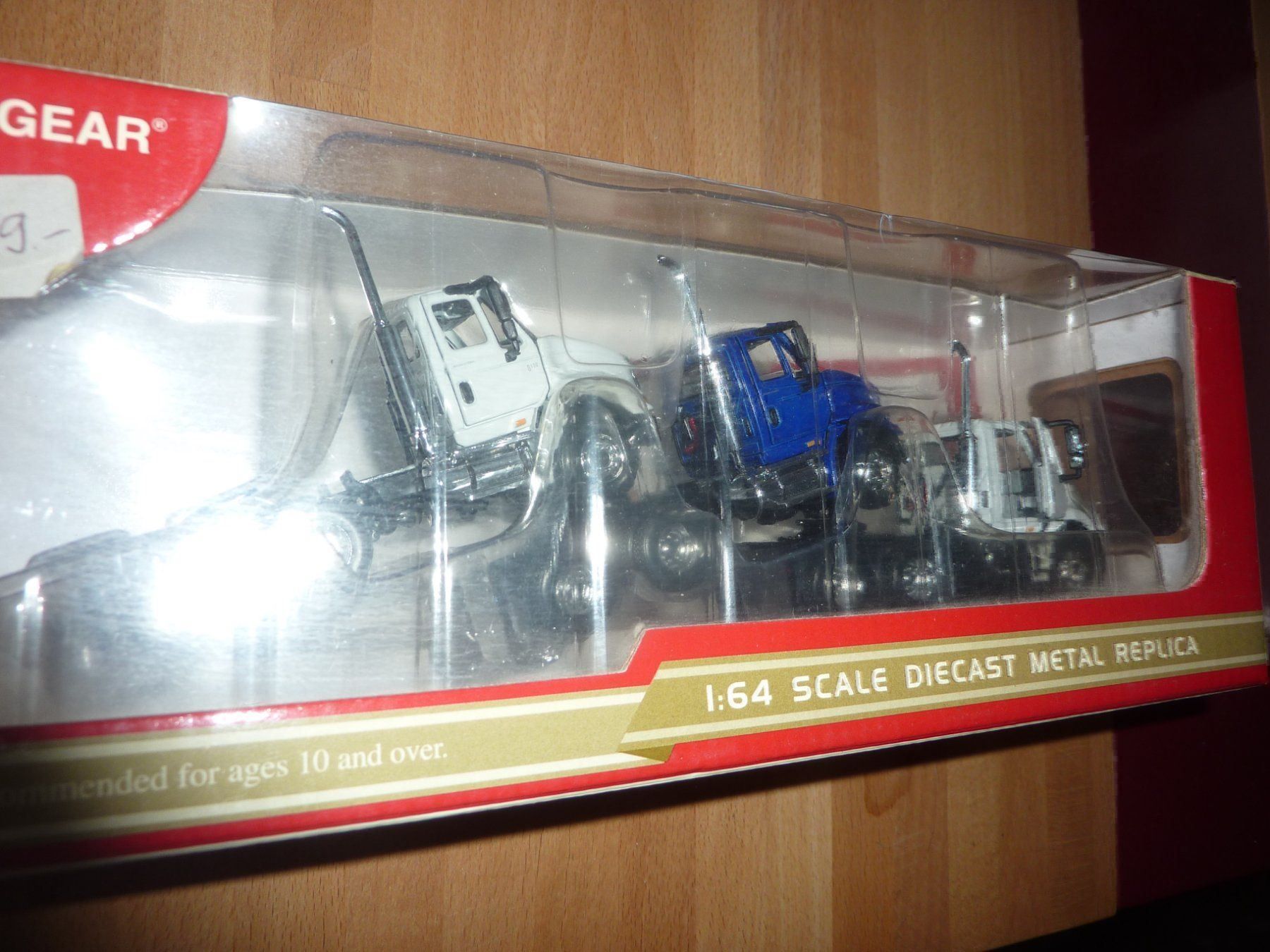 Modellbausätze & Standmodelle: INTERNATIONAL TRUCK – Neu und originalverpackt aus Balsthal von bouteliee 2