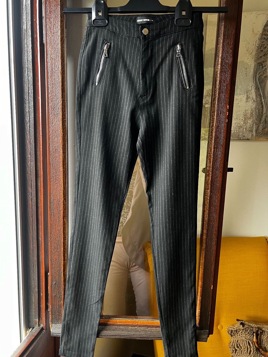 Pantalons: Pantaloni/leggins – Neuf (Voir description) à Bellinzona par bul_mvy5