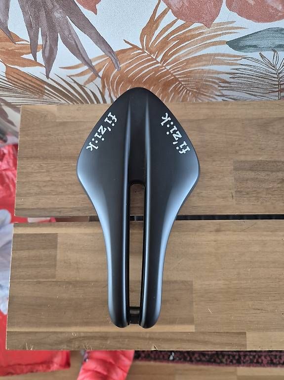 Pezzi di ricambio: Fizik triathlon saddle – Usato da Zürich venduto da AeroPiero