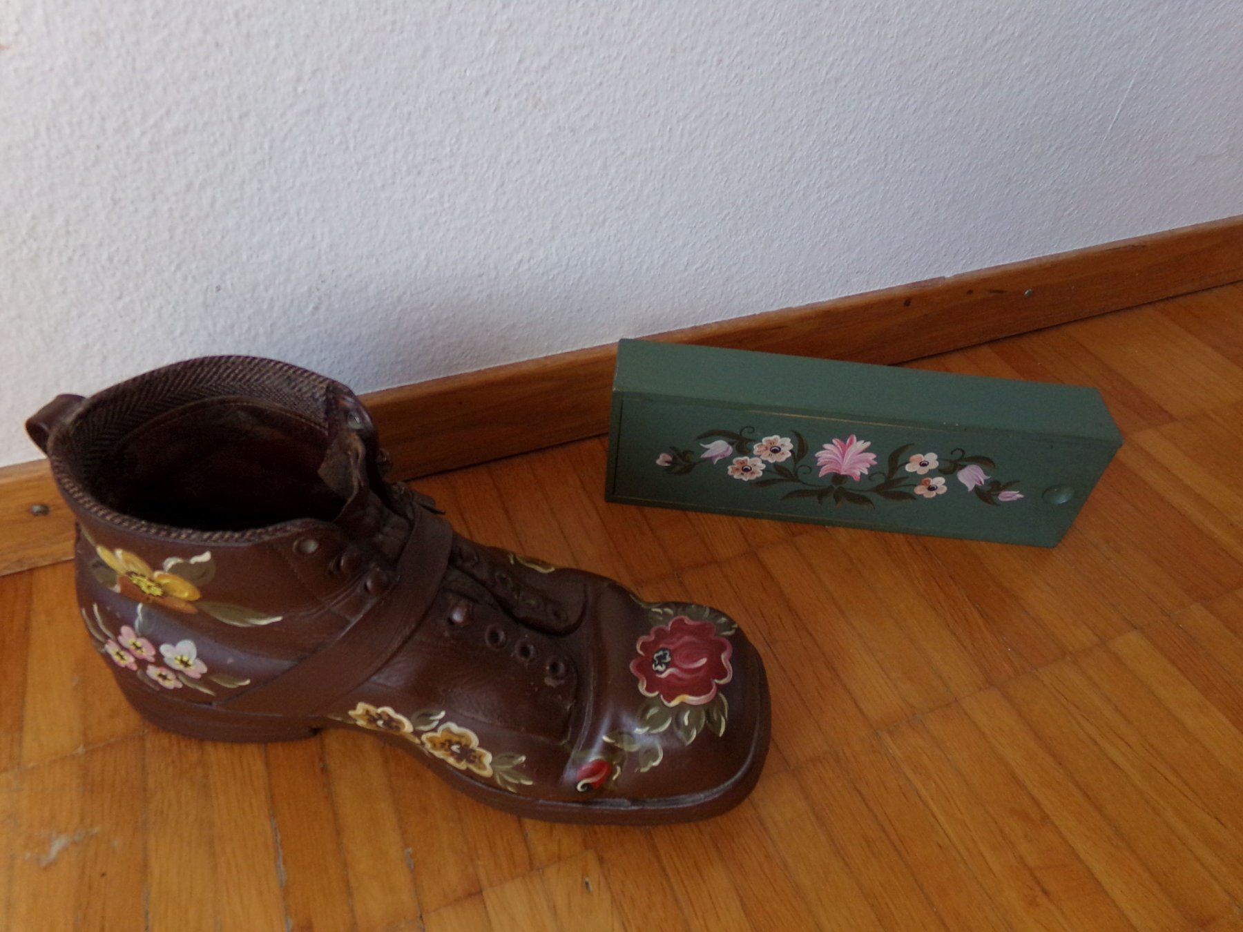 Tutte le decorazioni: Bauermalerei Schuh mit Schachtel – Usato da Winterthur venduto da Jessi_di 2