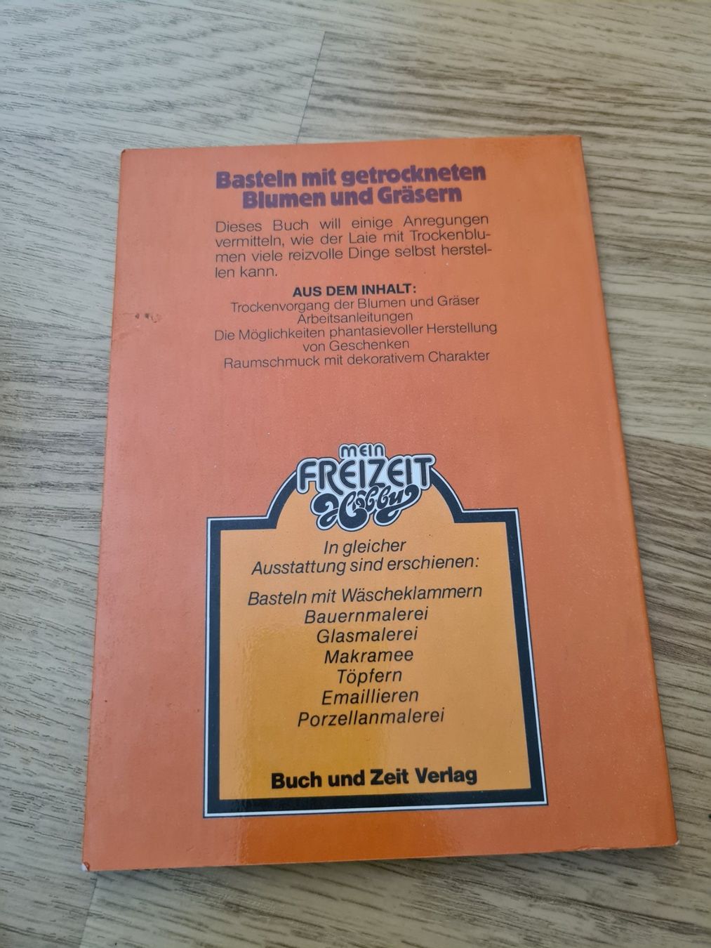 Libri: Basteln mit getrockneten Blumen und Gräsern Buch – Usato da Langenthal venduto da Polarisstern 1