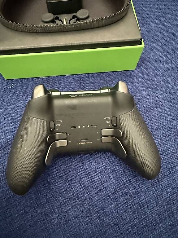 Controller: XBOX Elite series 2 Controller – Usato da Dallenwil venduto da Nidimo 3