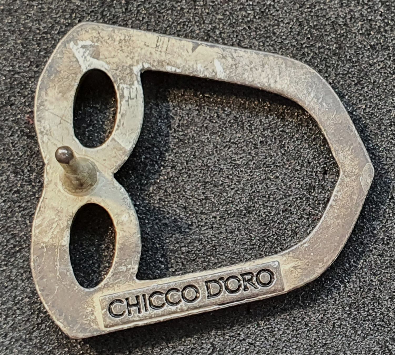 Raccolte di bollini & punti: S923 - Pin Brille / Chicco D'oro – Usato da Reinach BL venduto da Boston-Verkauf 1