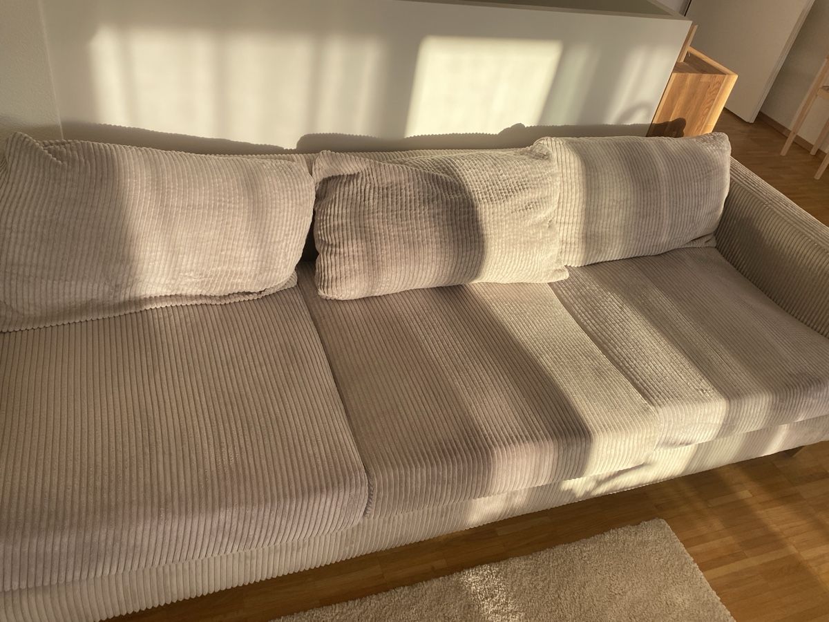 Sofas: Sofa (Dreisitzer) – Neu (gemäss Beschreibung) aus Luzern von Lea_ste 1