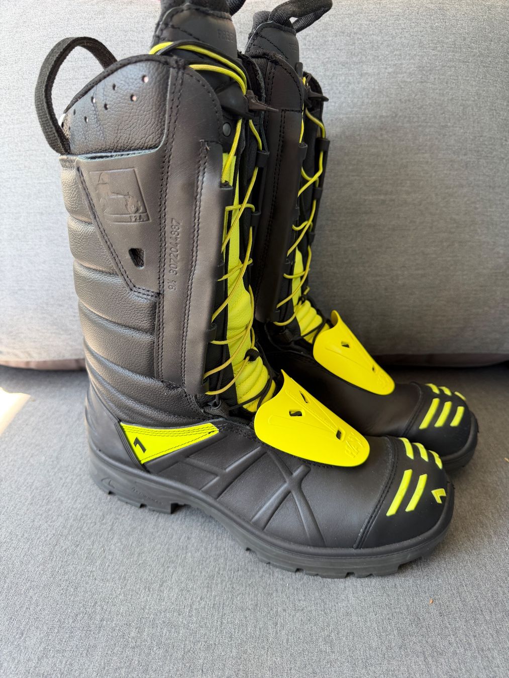 Haix Herrenschuhe: HAIX Fire Eagle High, Gr. 44 – Neu (gemäss Beschreibung) aus Zug von brucor 1
