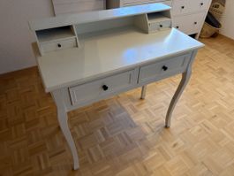 Schreibtisch weiss mit Schubladen und Aufsatz guter Zustand